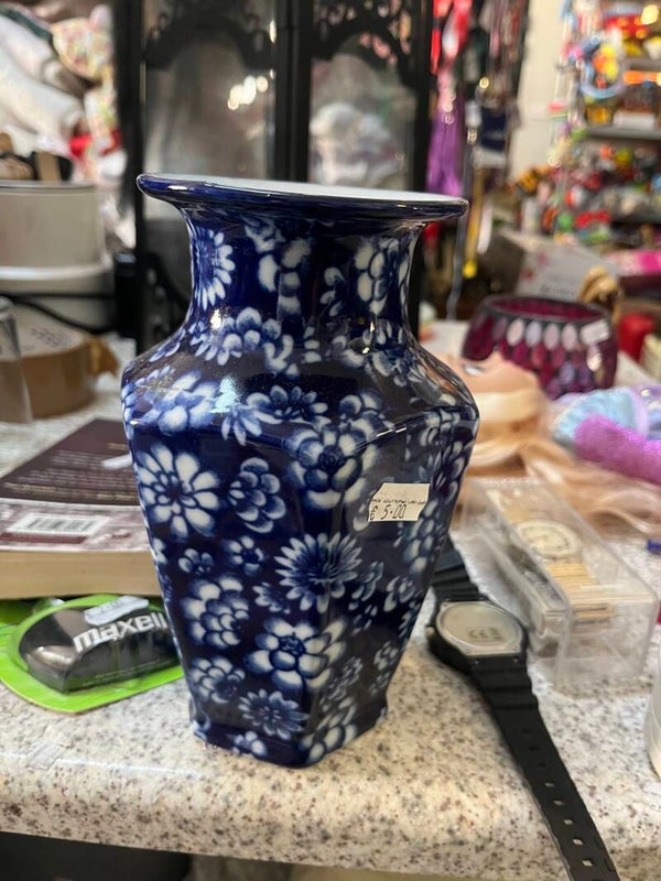 Black Porcelain Vase - Decor