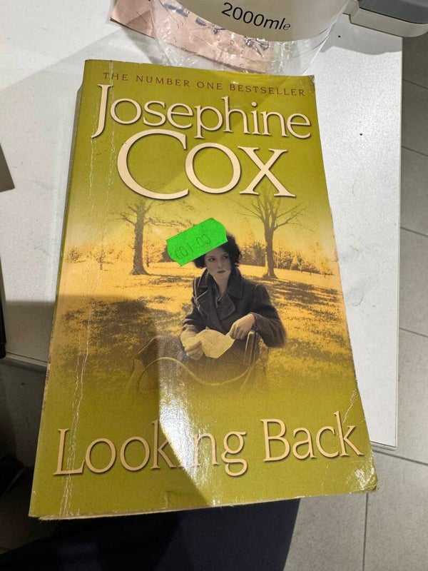 Josephine Cox Looking Back - Books*
