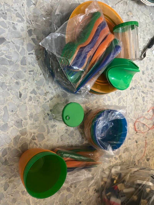 PLASTIC PICNIC SETS ~SUPPLIES~***