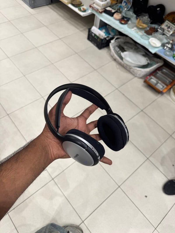 Philips Wireless FM Headphone - Electronic ***