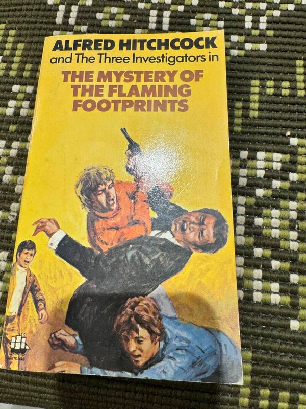 Alfred Hitchcock and the three investigators in the mystery of the flaming footprints - books*
