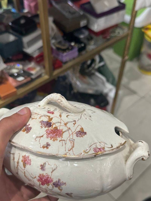 antique porcelain covered bowl - decor*