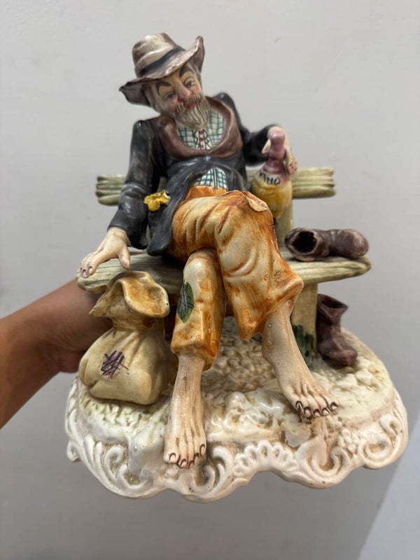 Drunk Man Figurine - Figurines *