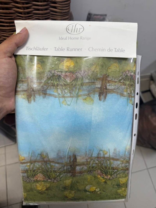 Table Runner - Supplies*