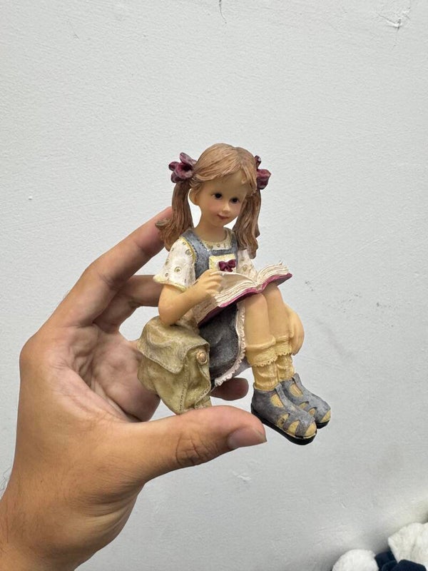 Girl Figurine - Figurines*