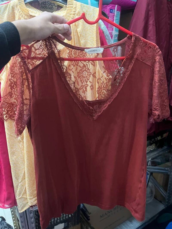 Womens blouse - Size M - Women’s clothes*