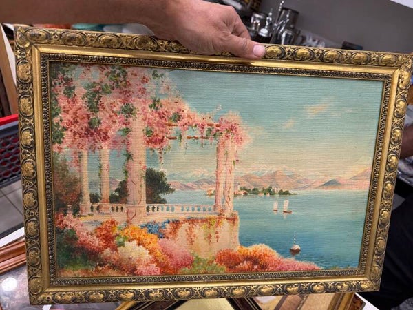 Golden Frame - Frames