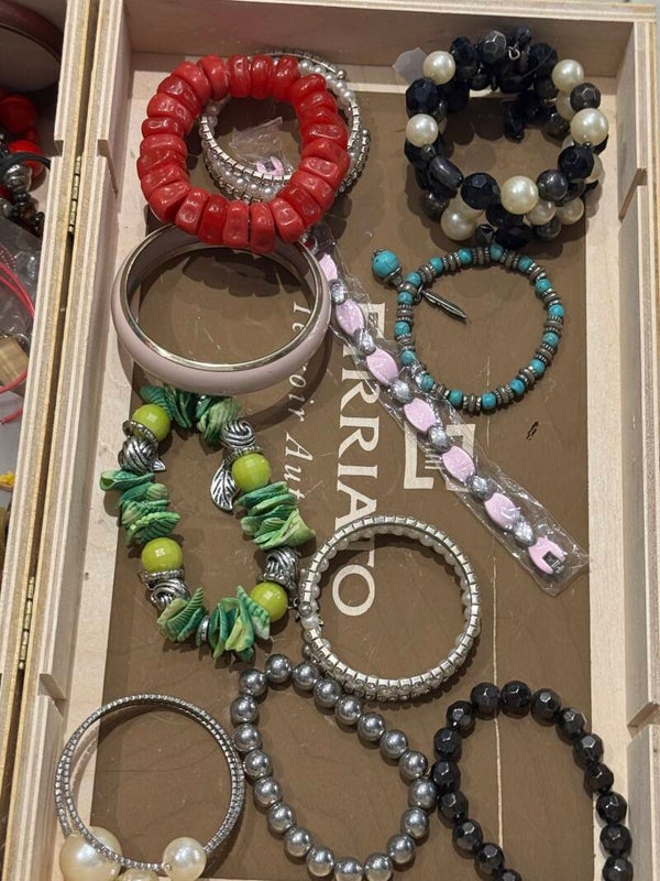 Bracelets set  €1 each - Jewelry*