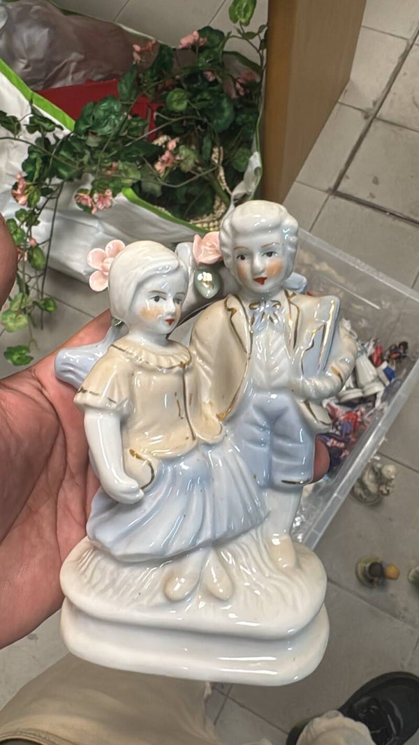 Antique Porcelain Figurine - Figurines *