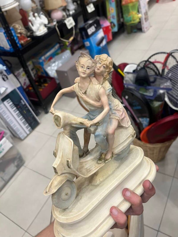 Couple on Scooter in Resin - Figurines