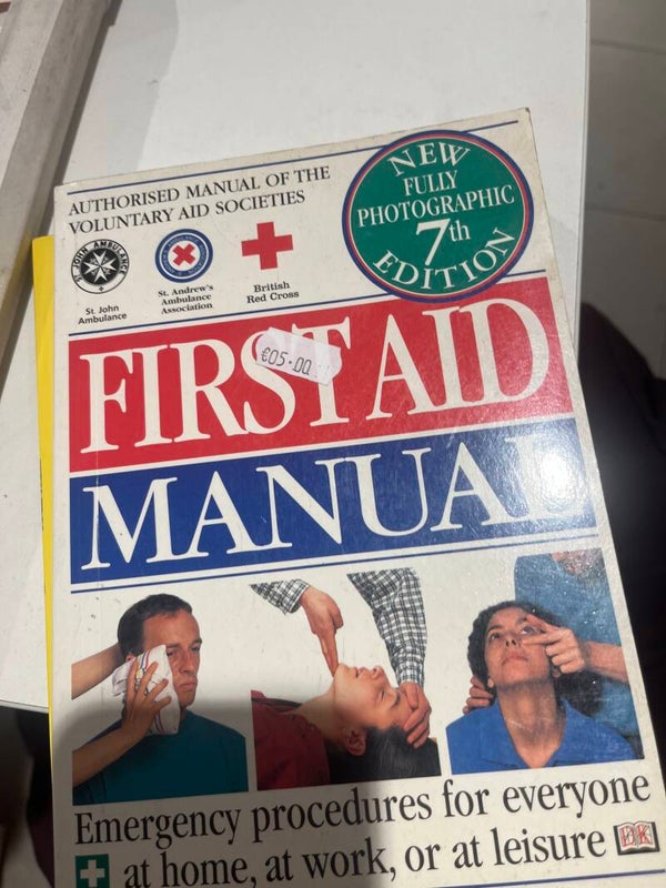 First Aid Manual St. John Ambulance - Books