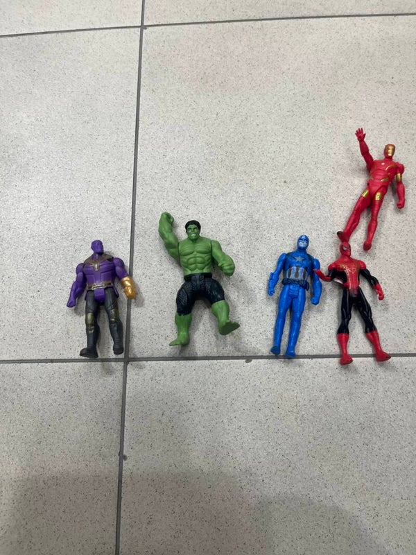 Avengers infinity war figures (€2 each)  - Toys*