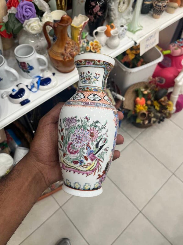 Ceramic Vase - Decor ***
