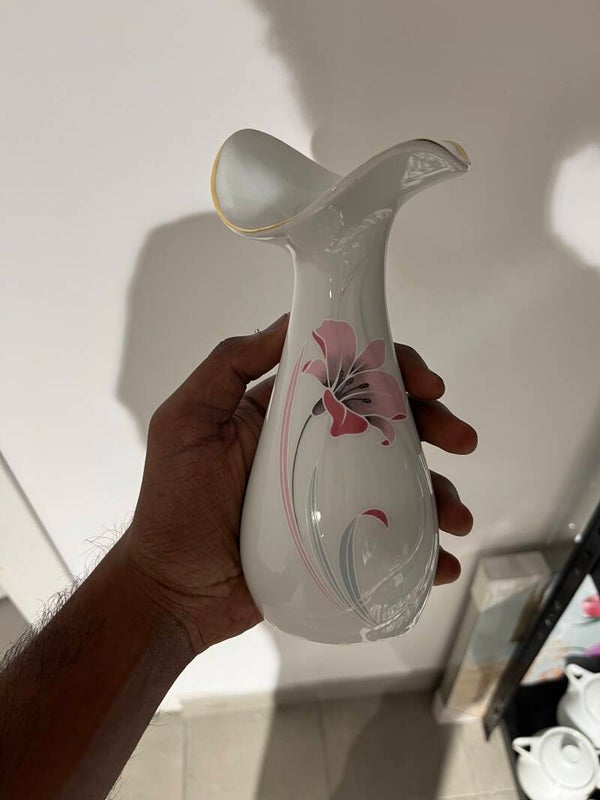 Porcelain Vase - Decor ***