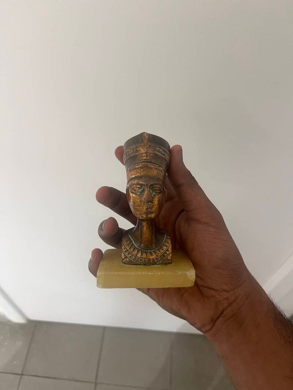 Nefertiti Figurine - Decor ***