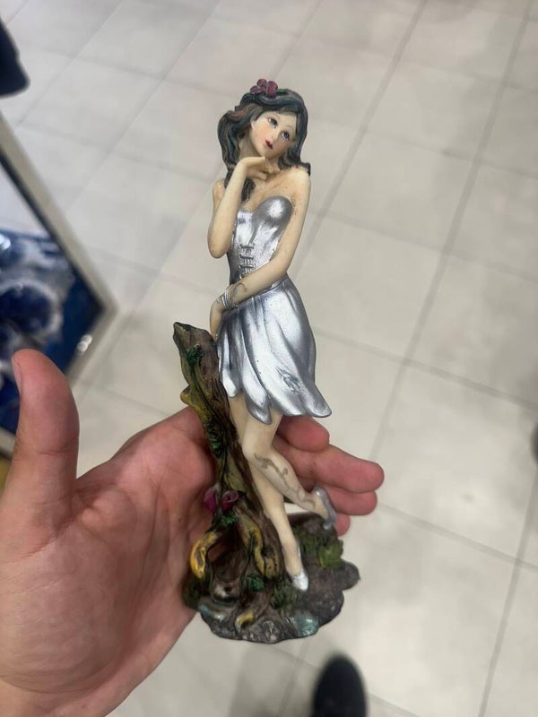 Lady with Silver Dress - Figurines