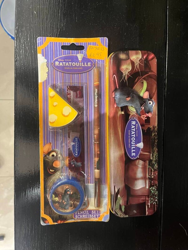 Set Of Pencil Box And Pencil Set - Stationary