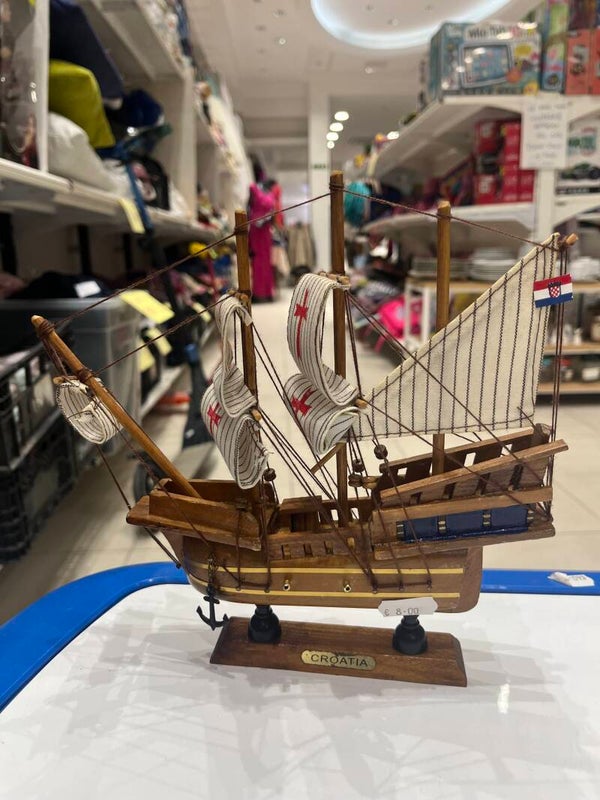 Croaria Wooden Boat - Collectibles