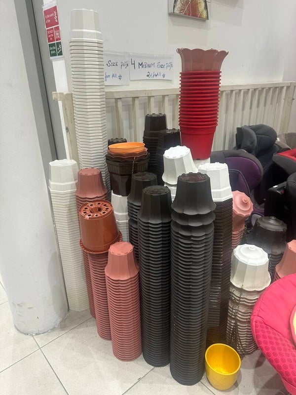 4 Medium Size Pots - €2 Each - Supplies