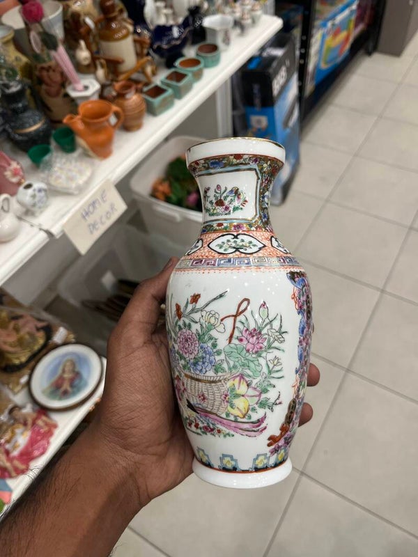 Ceramic Vase - Decor ***