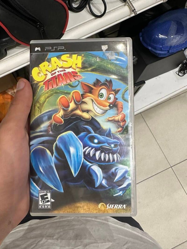 Crash of the titans PSP - games*
