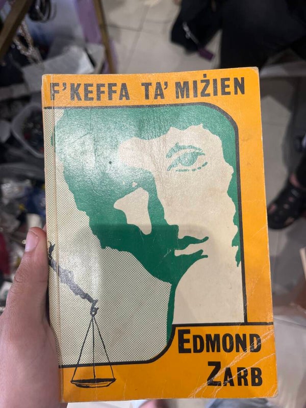 Edmond Zarb - F’Keffa Ta Miżien - books*