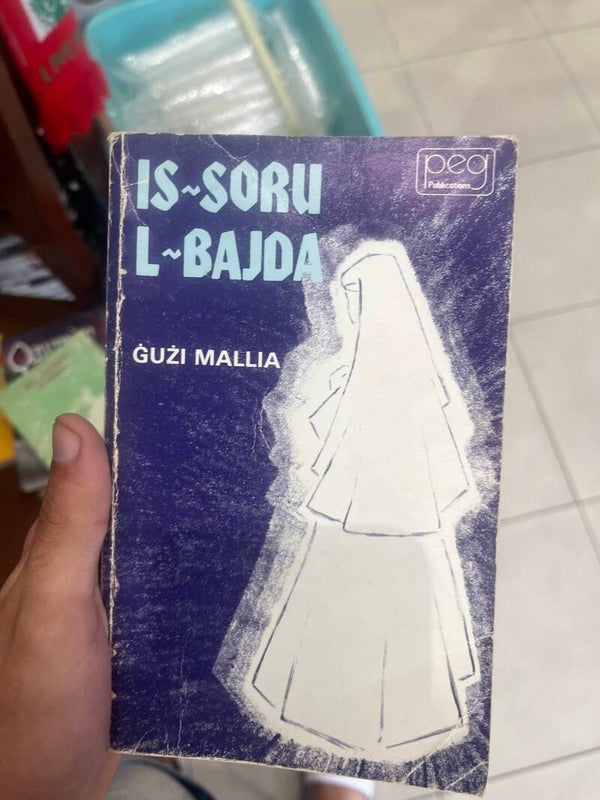 Is-soru l-bajda - books*