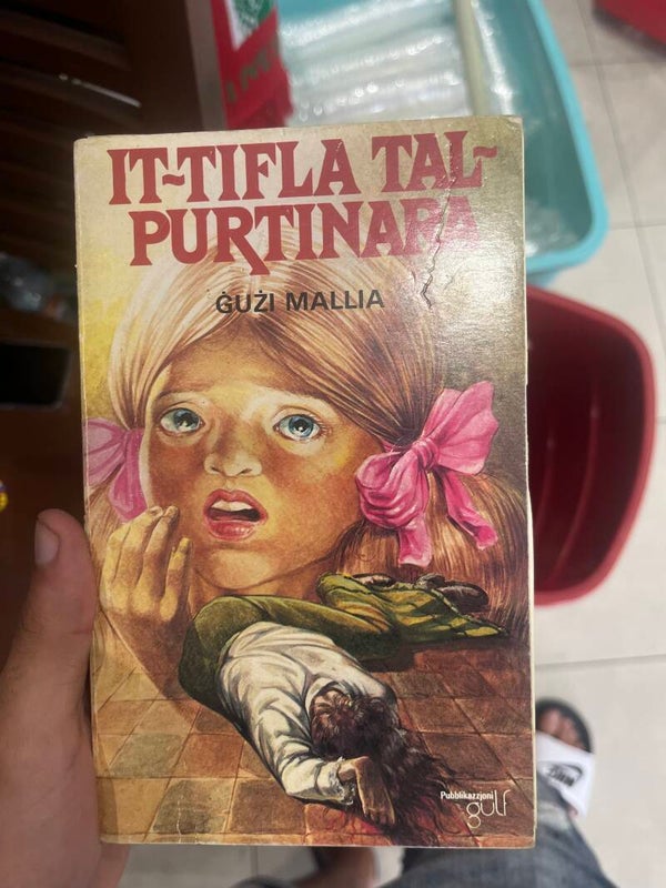 Ġuzi Malia - It-Tifla tal purtinara - books*