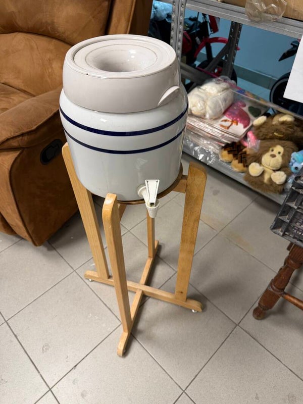 Water Dispenser With Stand - Supplies*