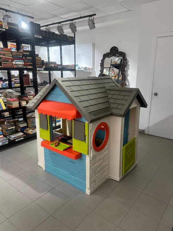Outdoor Playhouse - Toys*
