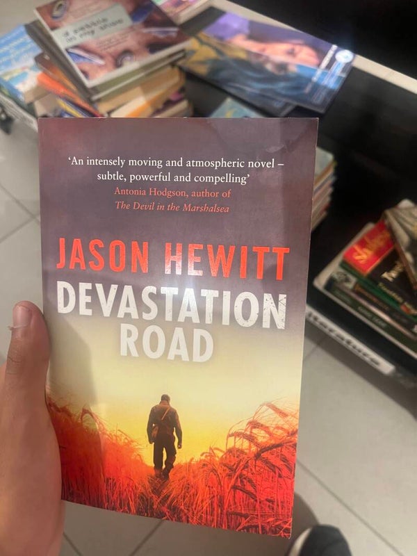 Jason Hewitt Devastation Road - books*