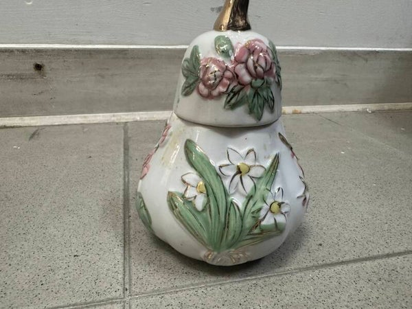 Lidded porcelain jar- Decor***