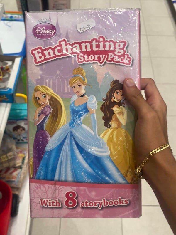 Disney princesses enchanting story books - Books*