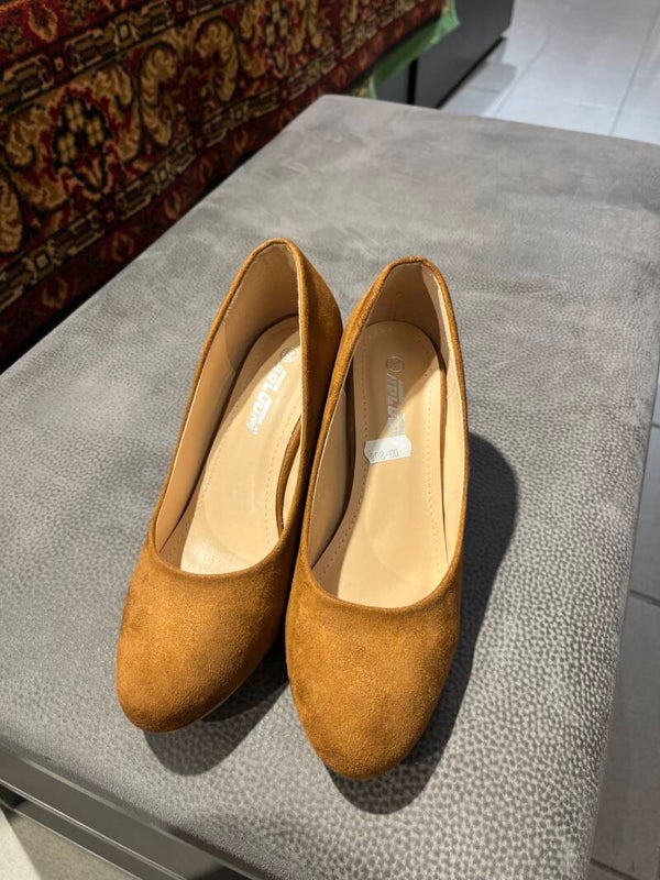 Women’s Heels - Size 38***