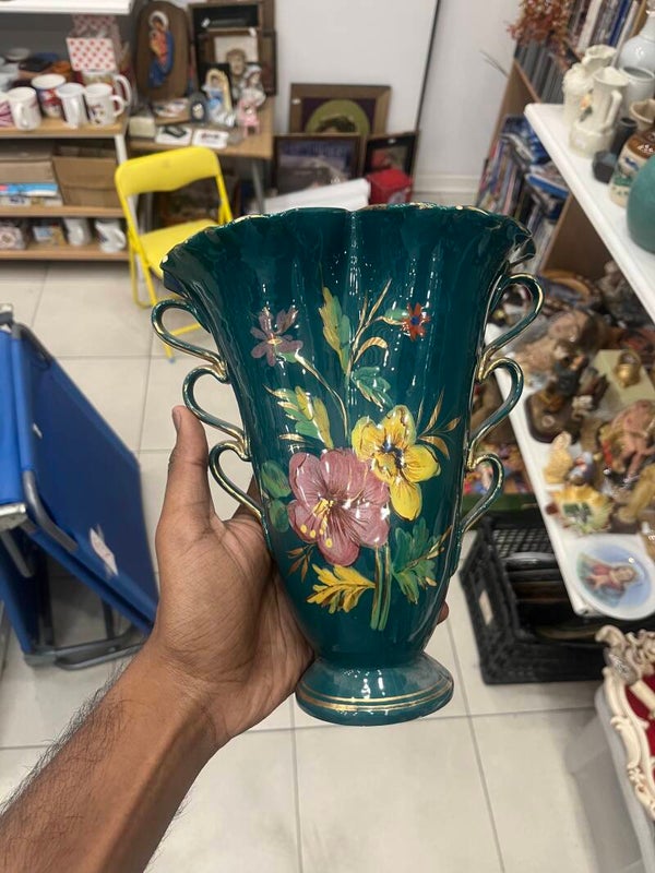 Vintage Vase - Decor ***
