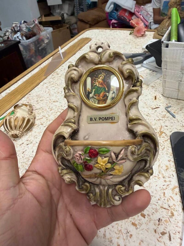 Lady Of Pompei Water Fountain - Collectibles