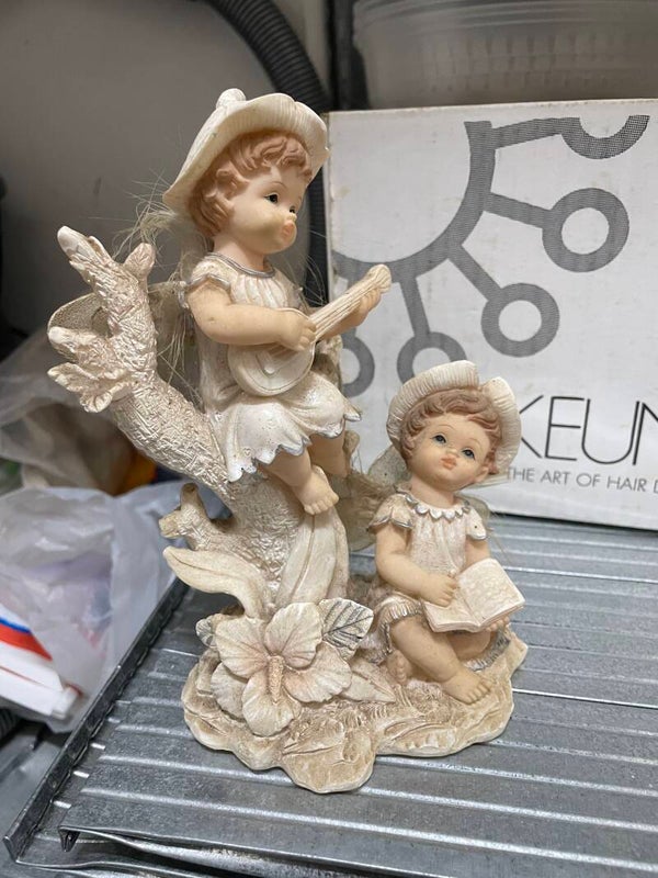 Two Children - Figurines