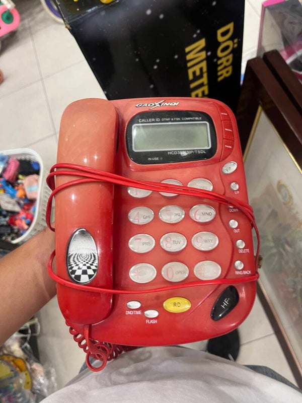 Red Telephone - Retro