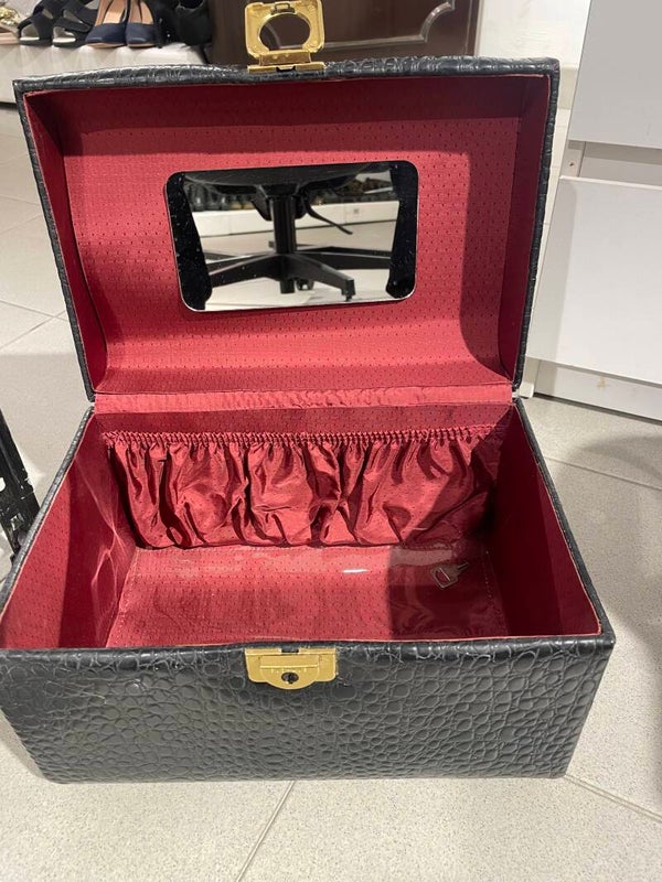 Beauty Make-up Case - Supplies