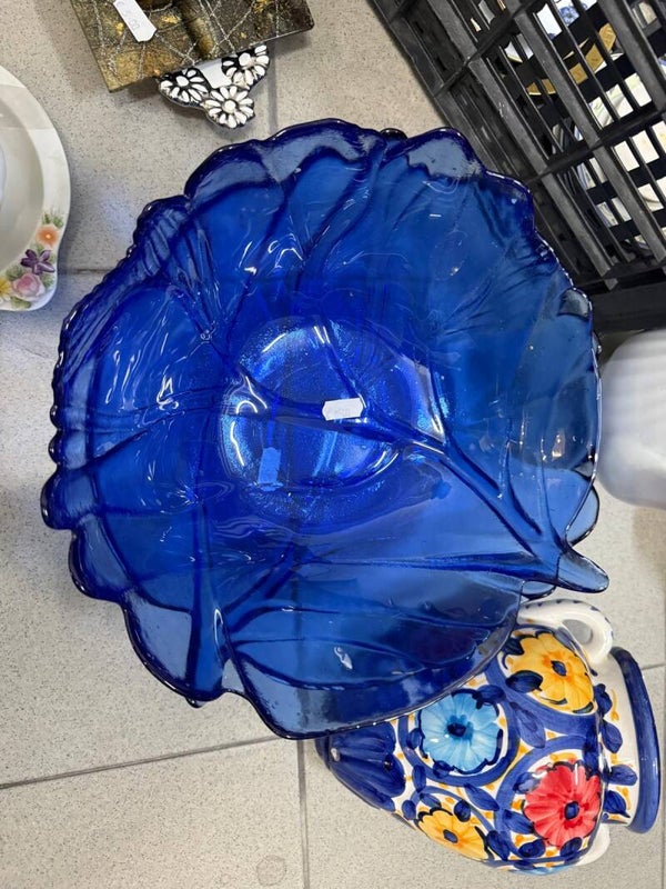 Blue Leaf Shaped Glass Bowl - Supplies