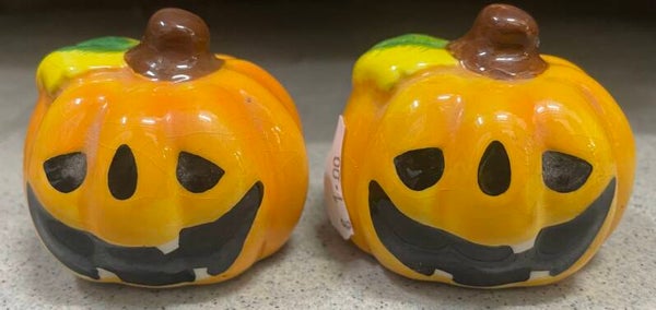 Pumpkin Shaped Table Spices Shaker - €1 Each - Halloween