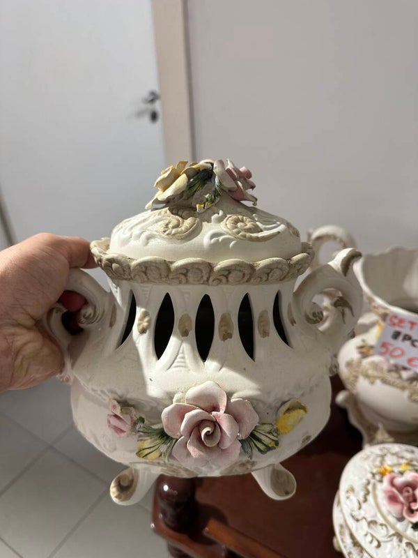 Capodimonte Short & Lided Two Handled Vase - Decor*