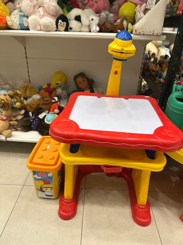 Computer Desk - Toys*