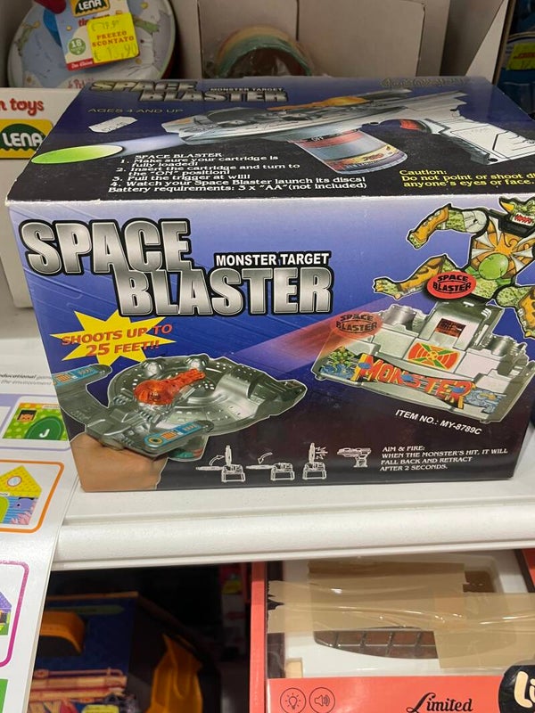 Vintage Space Blaster and Monster Target - Toys*