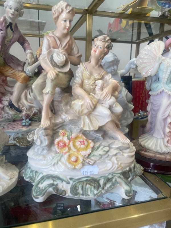 Porcelain Capodimonte Couple - Figurines