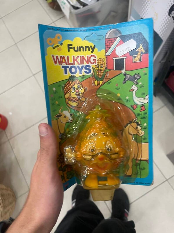 Funny Walking Pineapple Toy - Vintage Toys