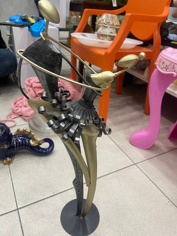 Contemporary Art Couple - Figurines