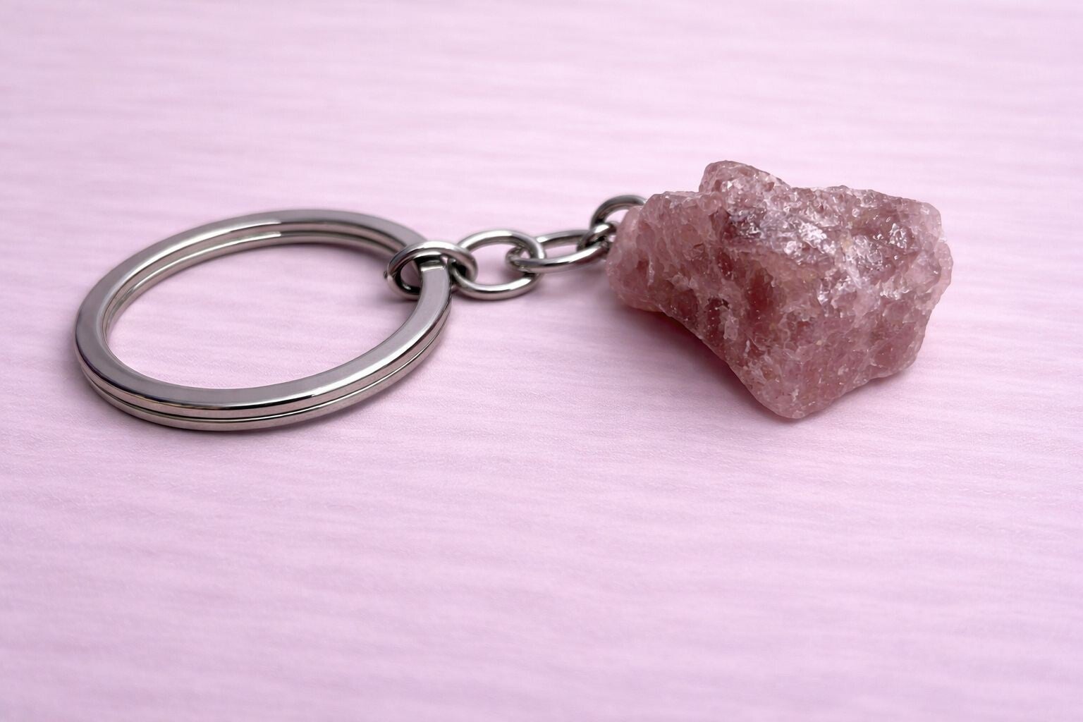 Aardbeien kwarts sleutelhanger ruw