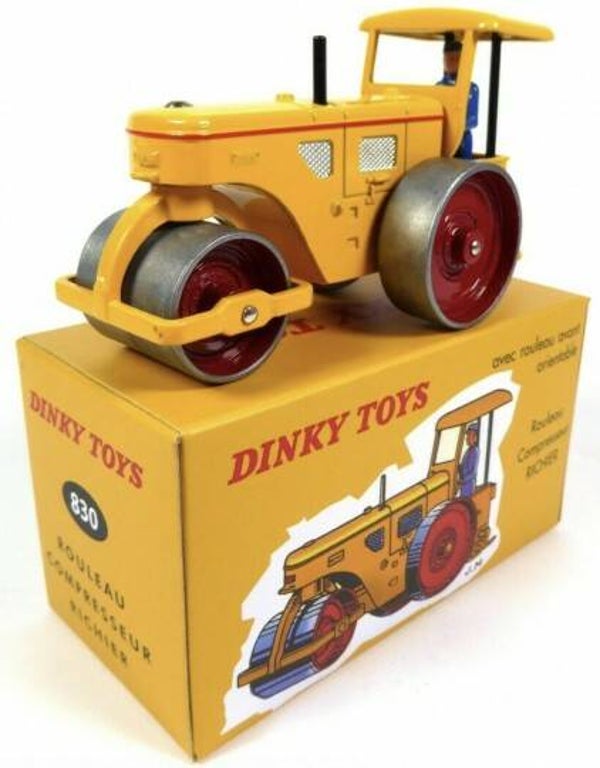 ROULEAU COMPRESSEUR RICHIER 830