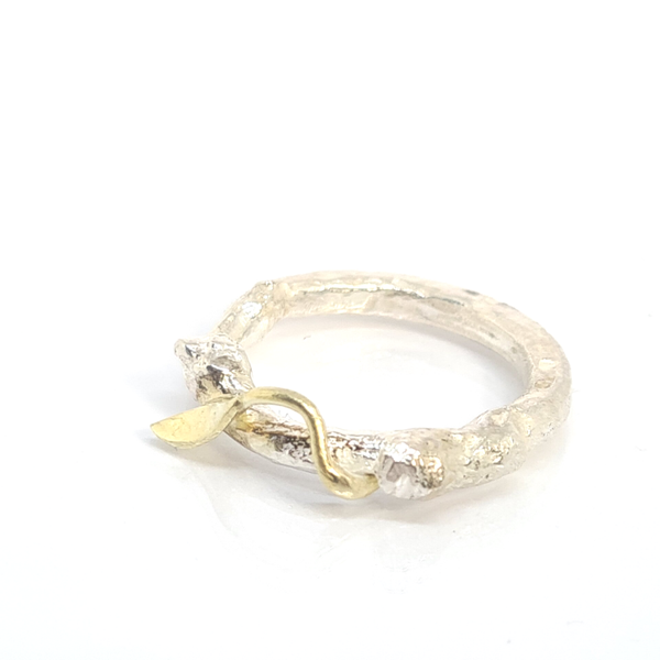 Ring twigs met goud blaadje